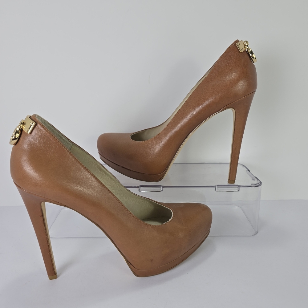 Michael Kors Hamilton Platform Leather Pumps Heels Caramel Tan Gold Lock Sz 7.5 - Picture 9 of 9